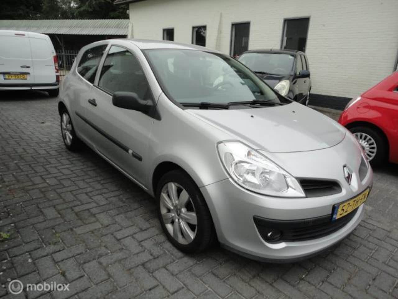 Renault Clio - 1.4-16V Dynamique nwe apk - AutoWereld.nl