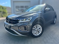 Volkswagen T-Roc - 1.0 TSI Life LED / NAVIGATIE / DIGITAL COCKPIT / PARK ASSIST / STOELVERWARMING / 4-SEIZOEN