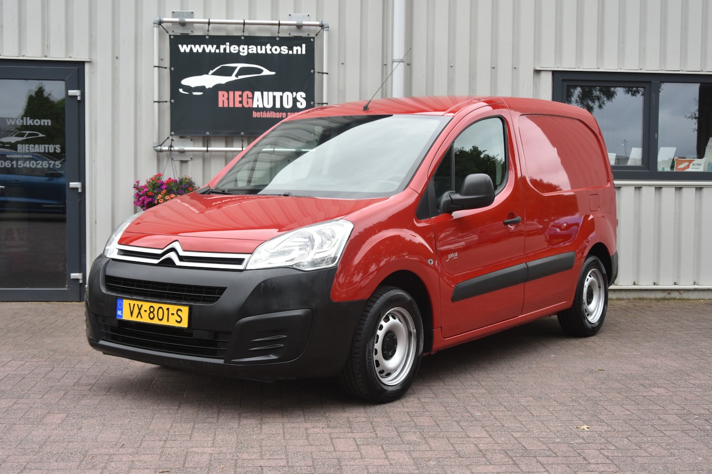 Citroën Berlingo - 1.6 BlueHDI 75 Club. Trekhaak, Cruise control, Schuifdeur!!5250 - AutoWereld.nl