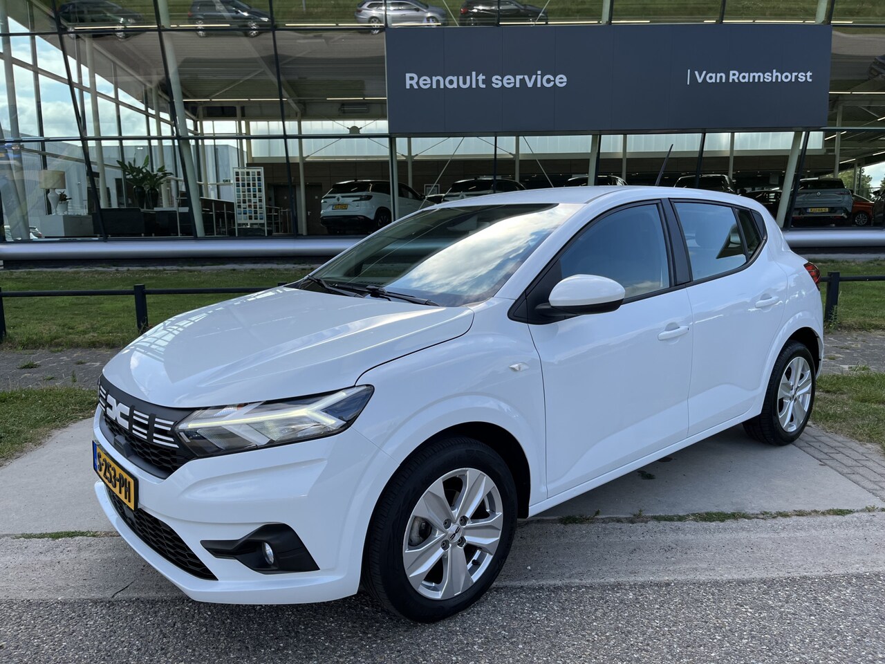 Dacia Sandero - 1.0 TCe 90 Expression / Automaat / Apple Carplay - Android Auto / Parkeerhulp. Achter / - AutoWereld.nl