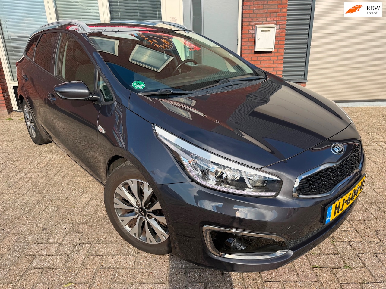 Kia Cee'd Sportswagon - 1.0 T-GDi First Edition / Navi / Camera / PDC / Airco / Cruise - AutoWereld.nl