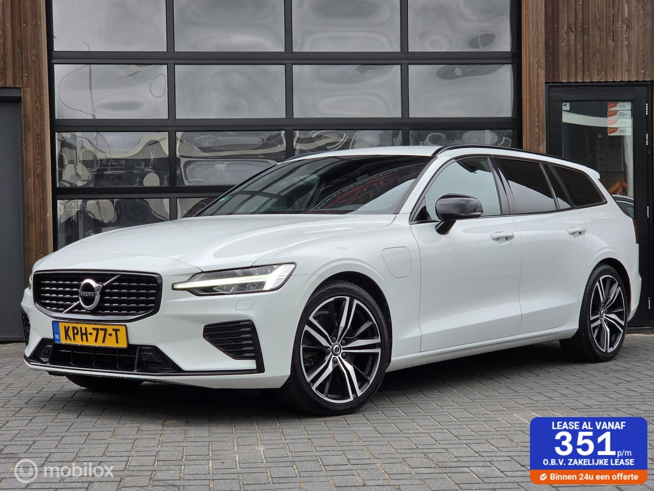 Volvo V60 - 2.0 T6 RECHARGE AWD R-DESIGN ACC CAMERA TREKHAAK - AutoWereld.nl