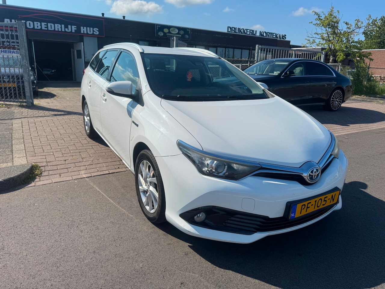 Toyota Auris Touring Sports - 1.8 Hybrid/BENZIN NAVI/CLIMA/XENON/CAMERA - AutoWereld.nl