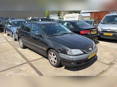 Toyota Avensis - 1.8-16V Linea Sol