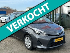 Toyota Yaris - 1.5 Full Hybrid Aspiration Automaat 1e eigenaar dealer onderhouden achteruit camera naviga