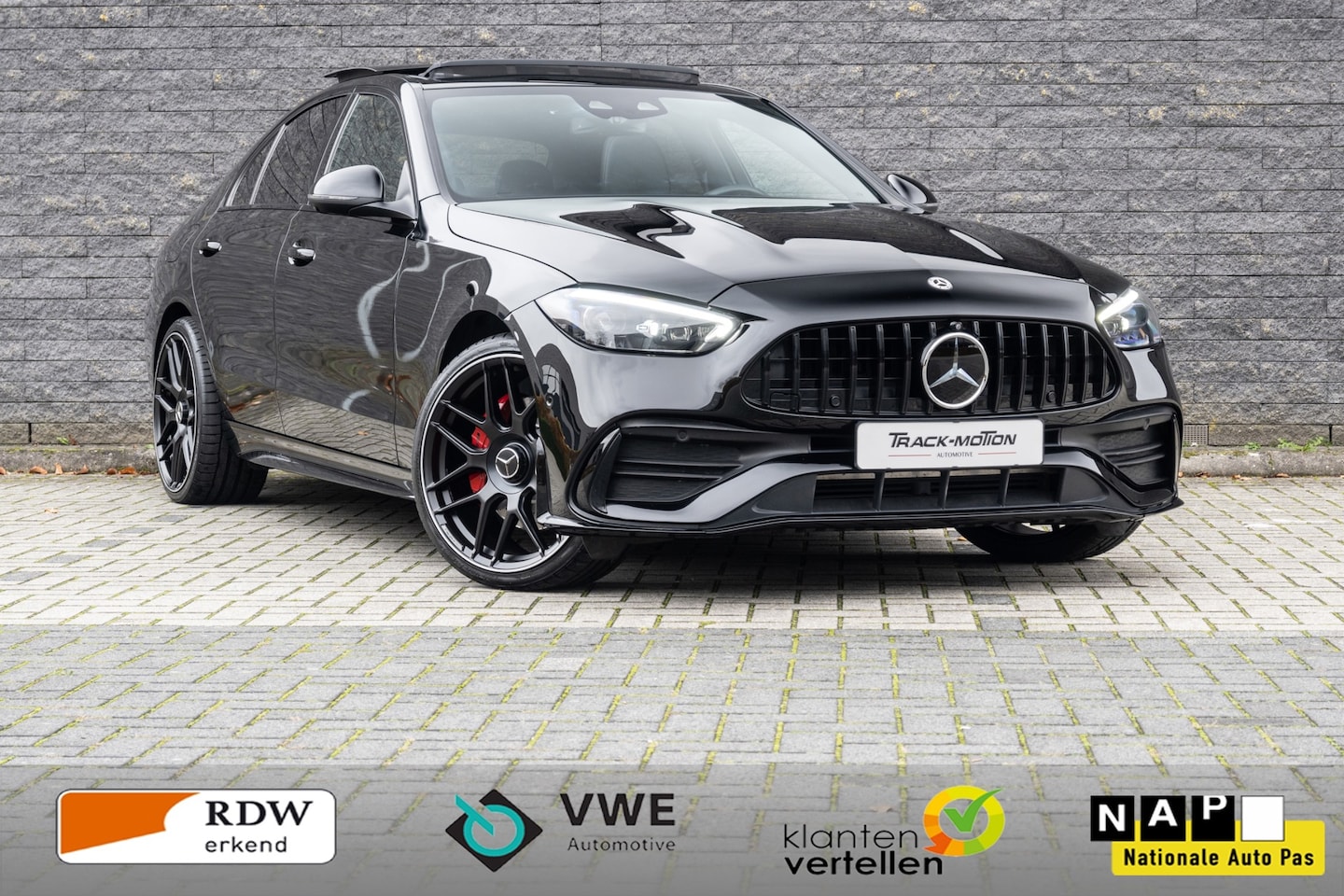 Mercedes-Benz C-klasse - 300 e AMG Pano Leder - AutoWereld.nl