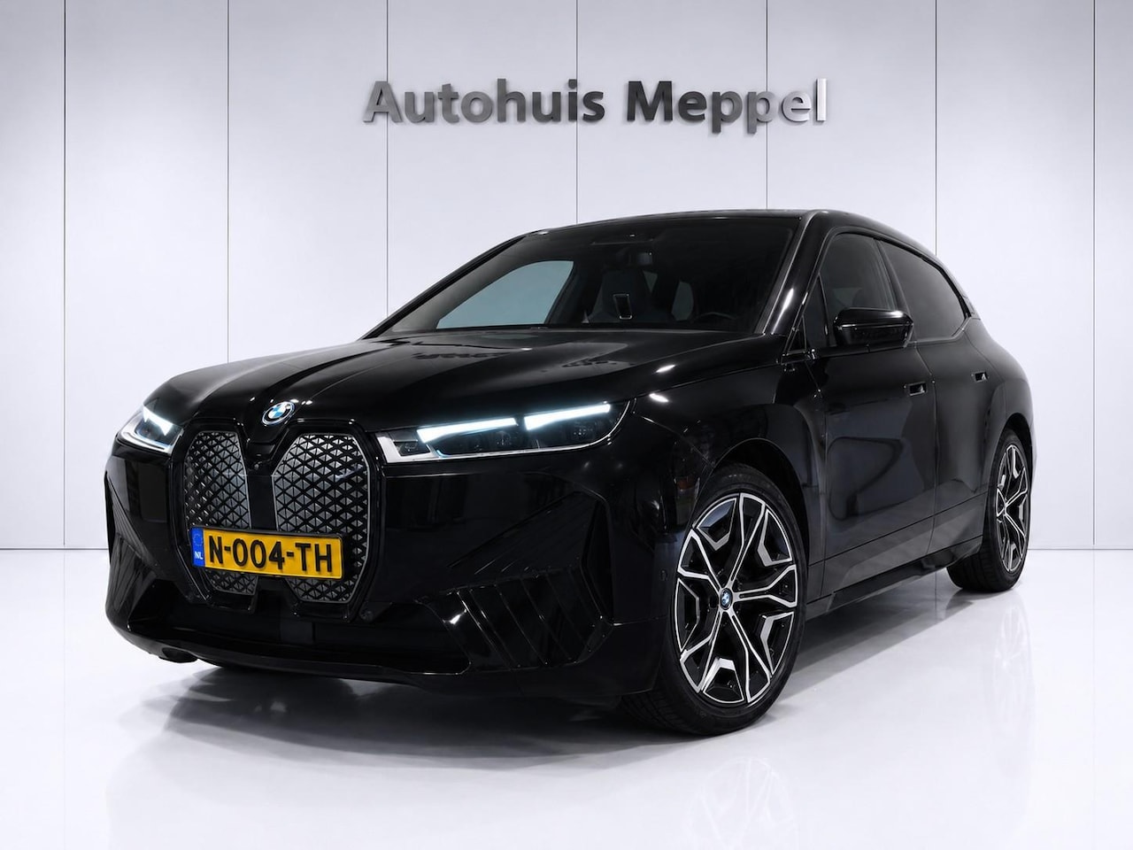 BMW iX - XDrive40 SOH 99.9%*SportPakket*Laserlicht*Trekhaak*H/K-Sound*Soft Close - AutoWereld.nl