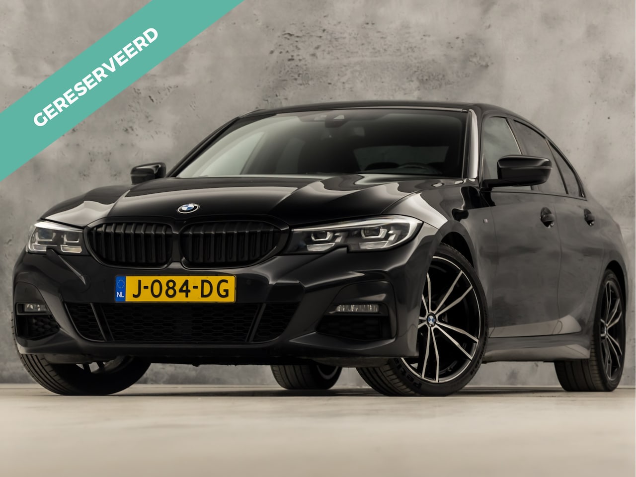 BMW 3-serie - 320i M Sport 184Pk Automaat (APPLE CARPLAY, M PAKKET, LEDER/ALCANTARA, STOELVERWARMING, SP - AutoWereld.nl