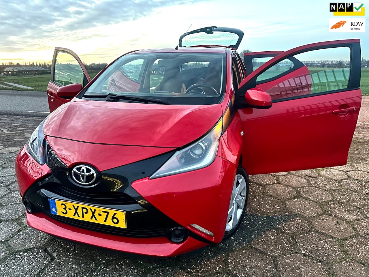 Toyota Aygo - 1.0 5D NETTO PRIJS €3715 CRUISECONTROL NW APK ELEK.RAMEN BLUETOOTH INCL.BTW - AutoWereld.nl