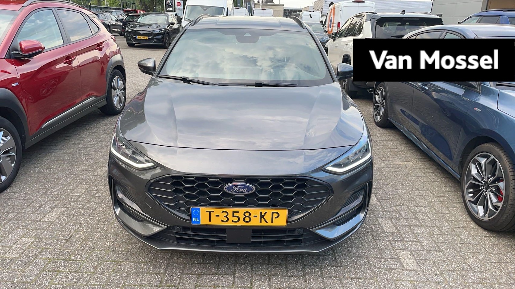 Ford Focus Wagon - 1.0 EcoBoost Hybrid ST Line X 18" LM velgen | Sync4 | Draadlooscarplay | AGR stoel | Stoel - AutoWereld.nl