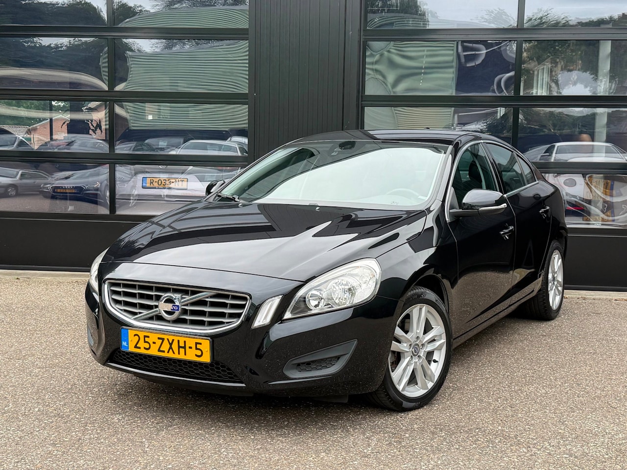 Volvo S60 - 1.6 T3 Momentum Clima Navi Aut. - AutoWereld.nl