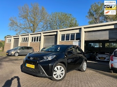 Toyota Aygo X - 1.0 VVT-i MT Play Airco/ Cruise control/ Camera/ NAP