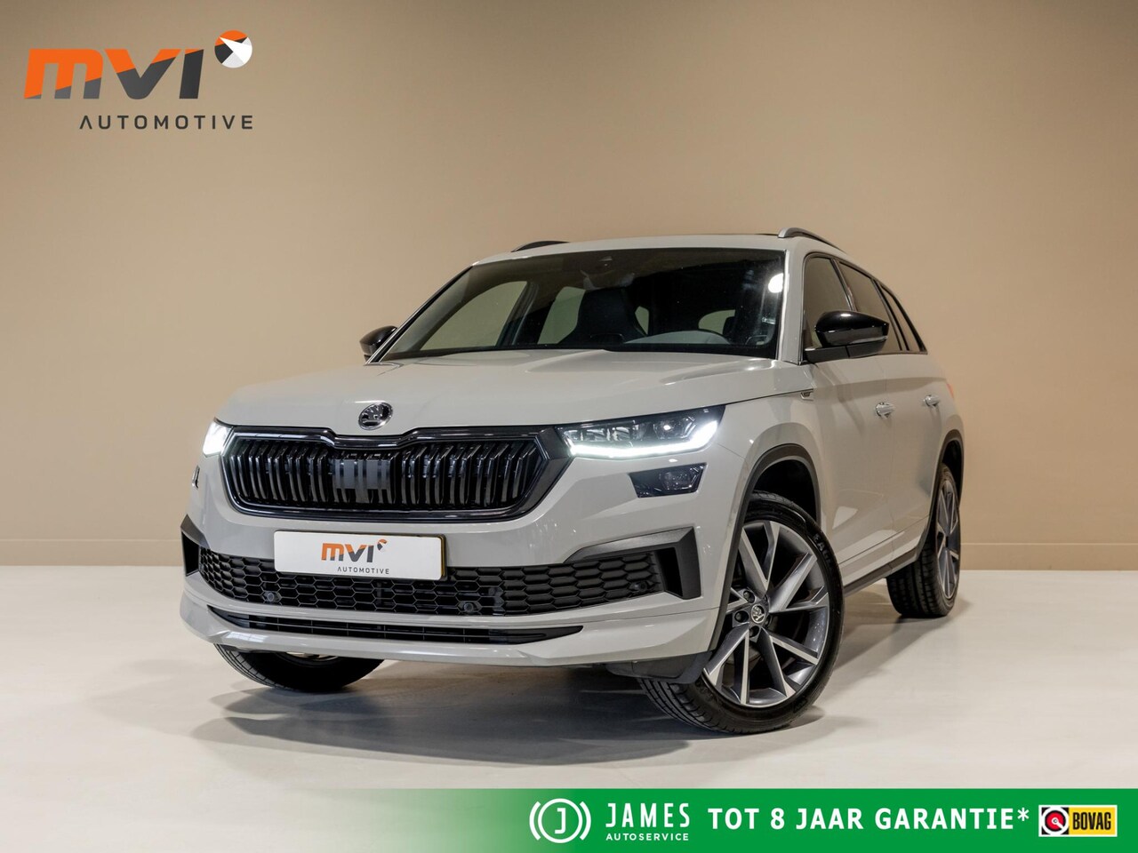 Skoda Kodiaq - 1.5 TSI Sportline Business / 150pk / Trekhaak / Panorama dak / Achteruitrij camera / - AutoWereld.nl