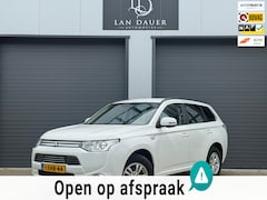 Mitsubishi Outlander - 2.0 PHEV Business Edition / CAMERA NAVI