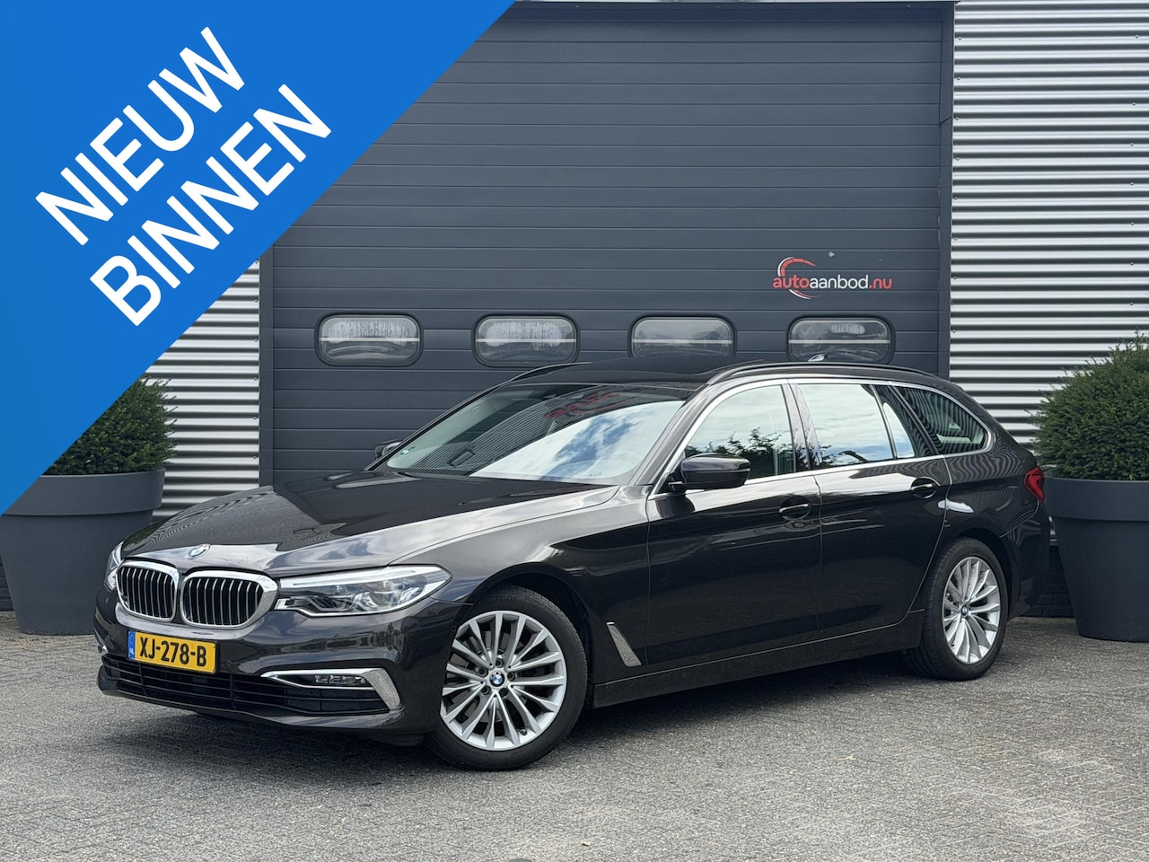 BMW 5-serie Touring - 520i Corporate Lease High Executive | Panoramadak | Camera | DAB | Elektrische Achterklep - AutoWereld.nl