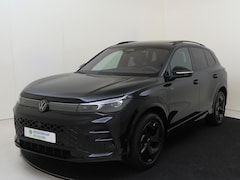 Volkswagen Tiguan - 1.5 eHybrid R-Line Edition | SoH 97% | Panoramadak | Lederen bekleding ‘Varenna’ | Trekhaa