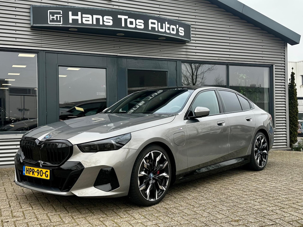 BMW 5-serie - 530e M Sport PRO Edition / Panorama / HUD / Adapt Crc / H&K/ Trekhaak - AutoWereld.nl