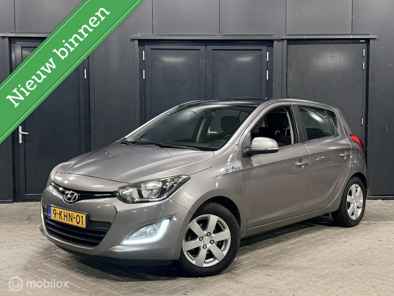 Hyundai i20 - 1.2i i-Vision airco/trekhaak/elektrische ramen - AutoWereld.nl