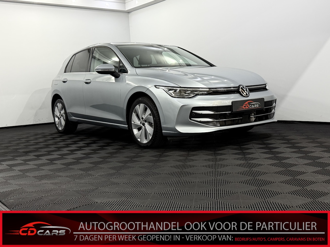 Volkswagen Golf - 1.5 eHybrid Life Edition Plug-in Camera, Apple carplay, Virtual desk, Memory stoelen, Mass - AutoWereld.nl