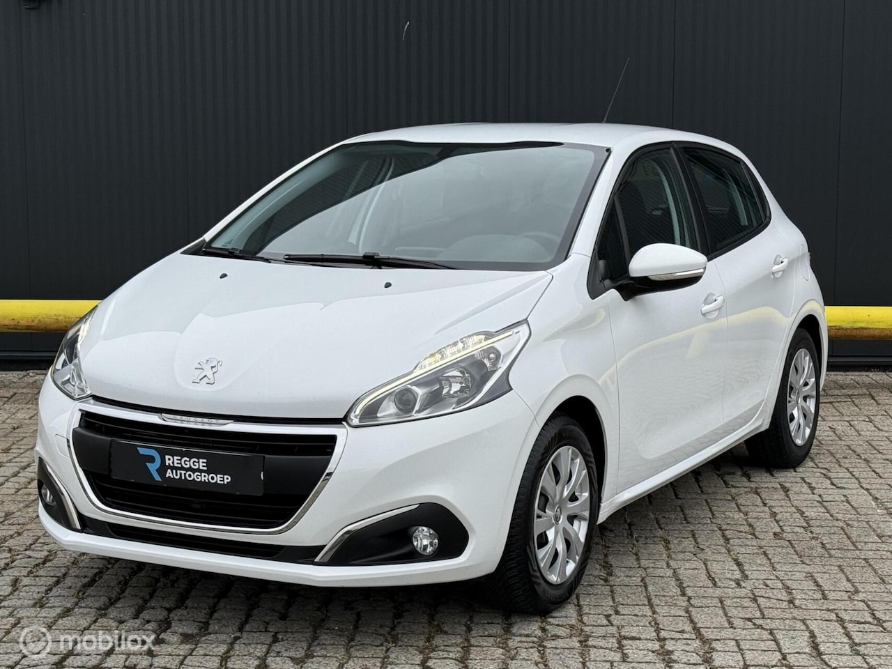 Peugeot 208 - 1.2 PureTech Active NAVI | PDC | CRUISE CONTROL - AutoWereld.nl
