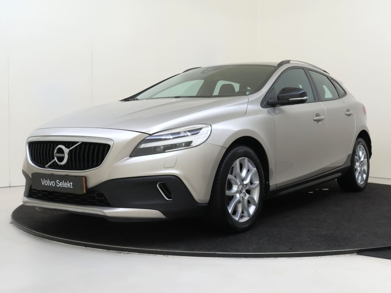 Volvo V40 Cross Country - 1.5 T3 Nordic 1.5 T3 Nordic+ - AutoWereld.nl