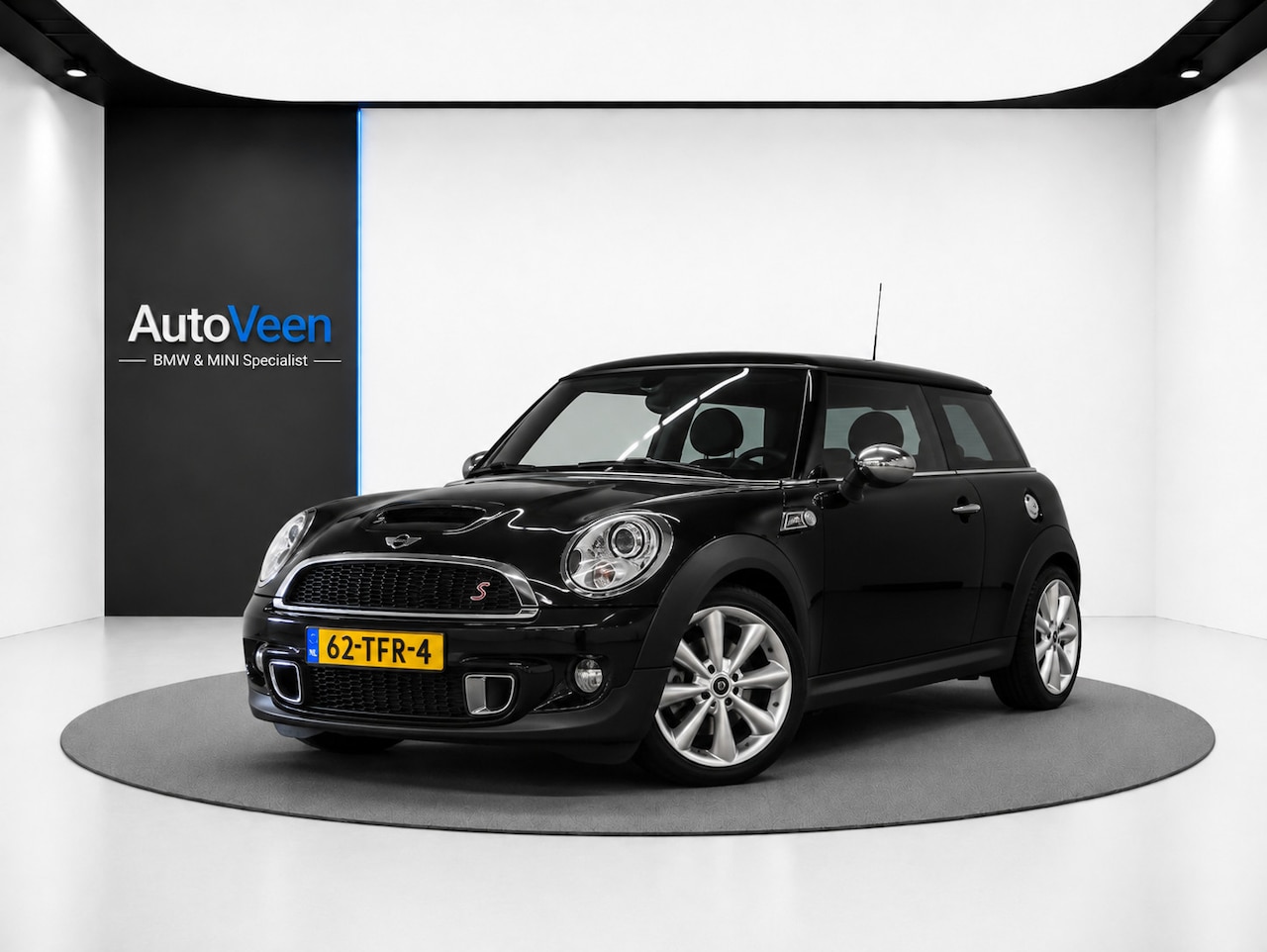 MINI 3-Deurs - 1.6 Cooper S 10 Years II (LEDER, NAVI, PARKEERSENSOREN, GOED ONDERHOUDEN) - AutoWereld.nl