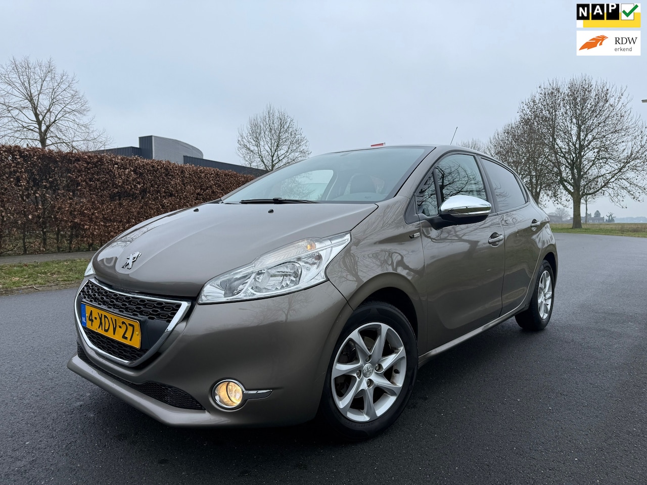 Peugeot 208 - 1.2 VTi Style NAP/NAVI/APK 2-2027 - AutoWereld.nl