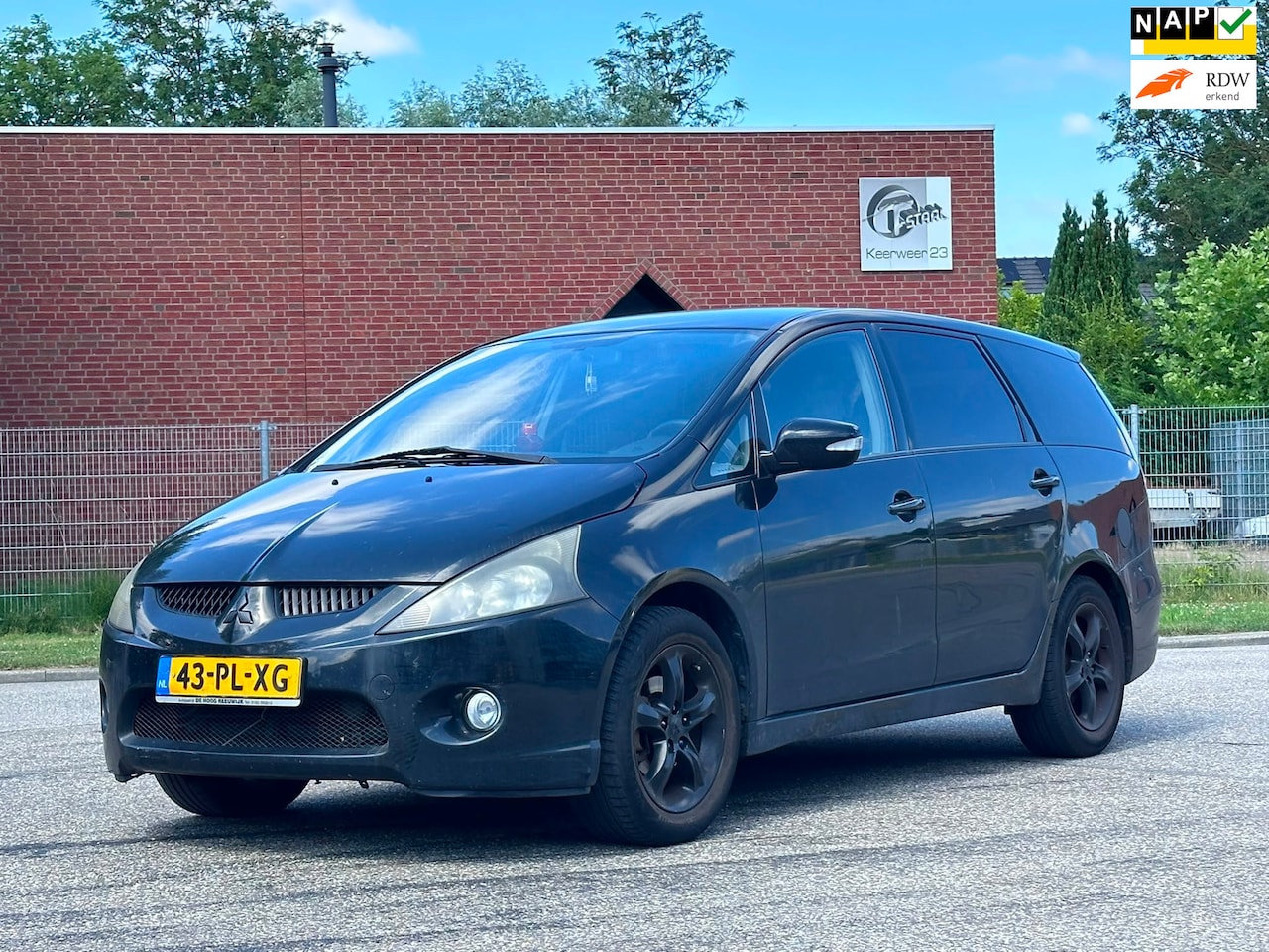 Mitsubishi Grandis - 2.4-16V Intense 7 Persoons*Airco*Trekhaak*LM velgen* - AutoWereld.nl