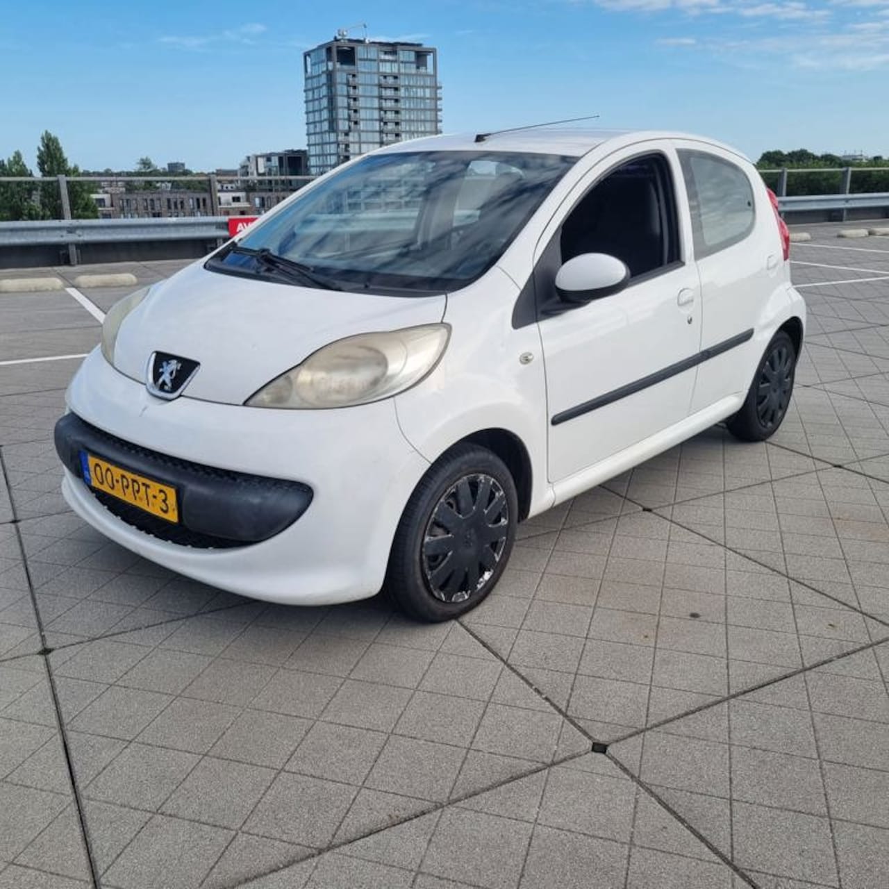 Peugeot 107 - 1.0-12V XR 1.0-12V XR - AutoWereld.nl