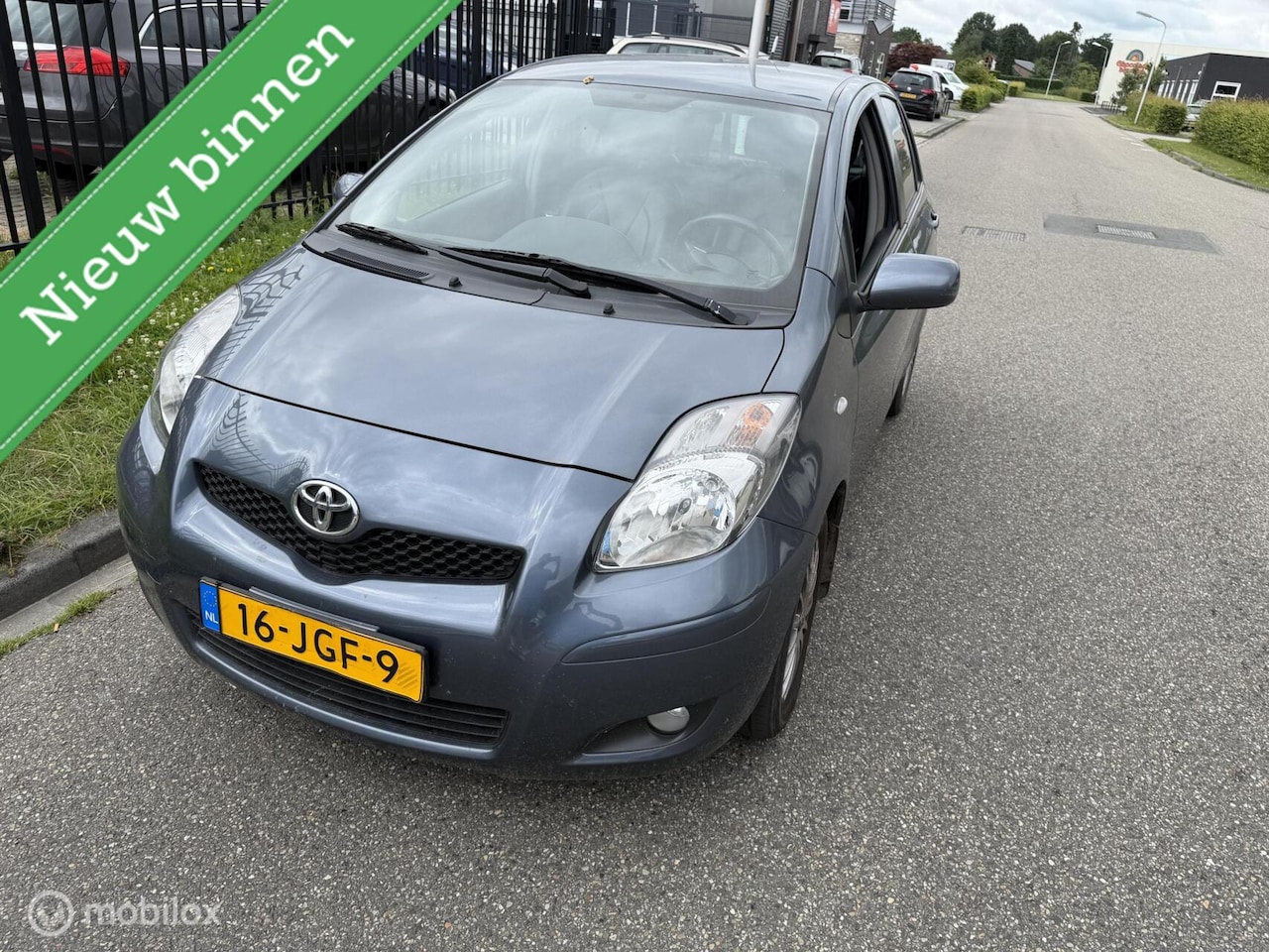 Toyota Yaris - 1.3 VVT-i Executive 1.3 VVTi Executive - AutoWereld.nl