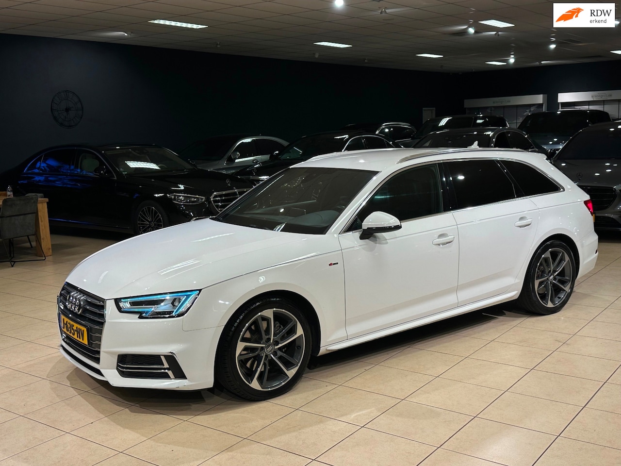 Audi A4 Avant - 2.0 TFSI ultra S-LINE/VIRTUAL/KEYLESS/LEDER/AUTM./ - AutoWereld.nl