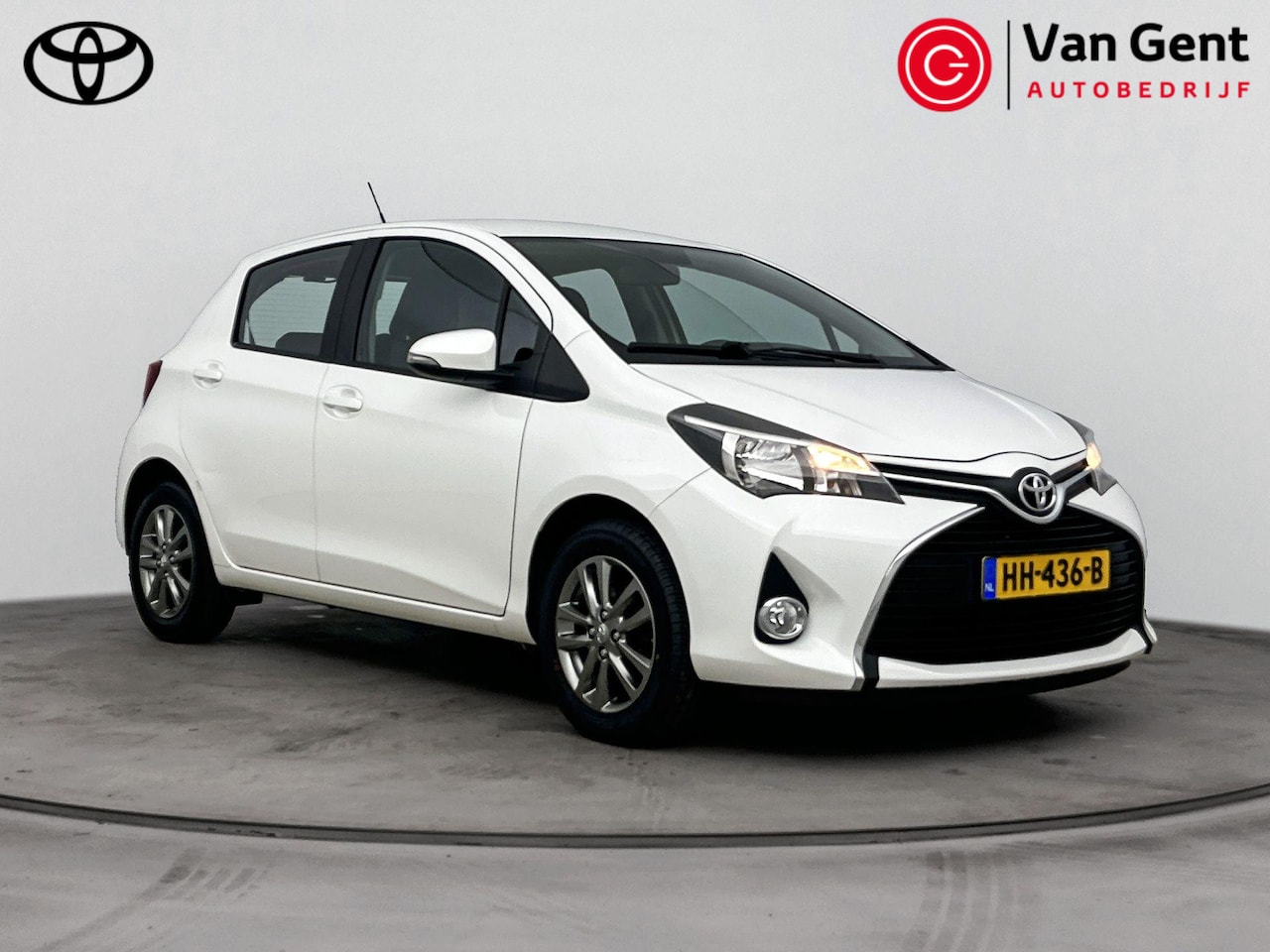 Toyota Yaris - 1.3 VVT-i Comfort | Airco | Elektrische ramen voor | Radio CD speler | 15 inch | Multifunc - AutoWereld.nl