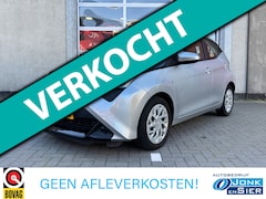 Toyota Aygo - 1.0 VVT-i x-play|Camera|Apple CarPlay/Android Auto|Airco