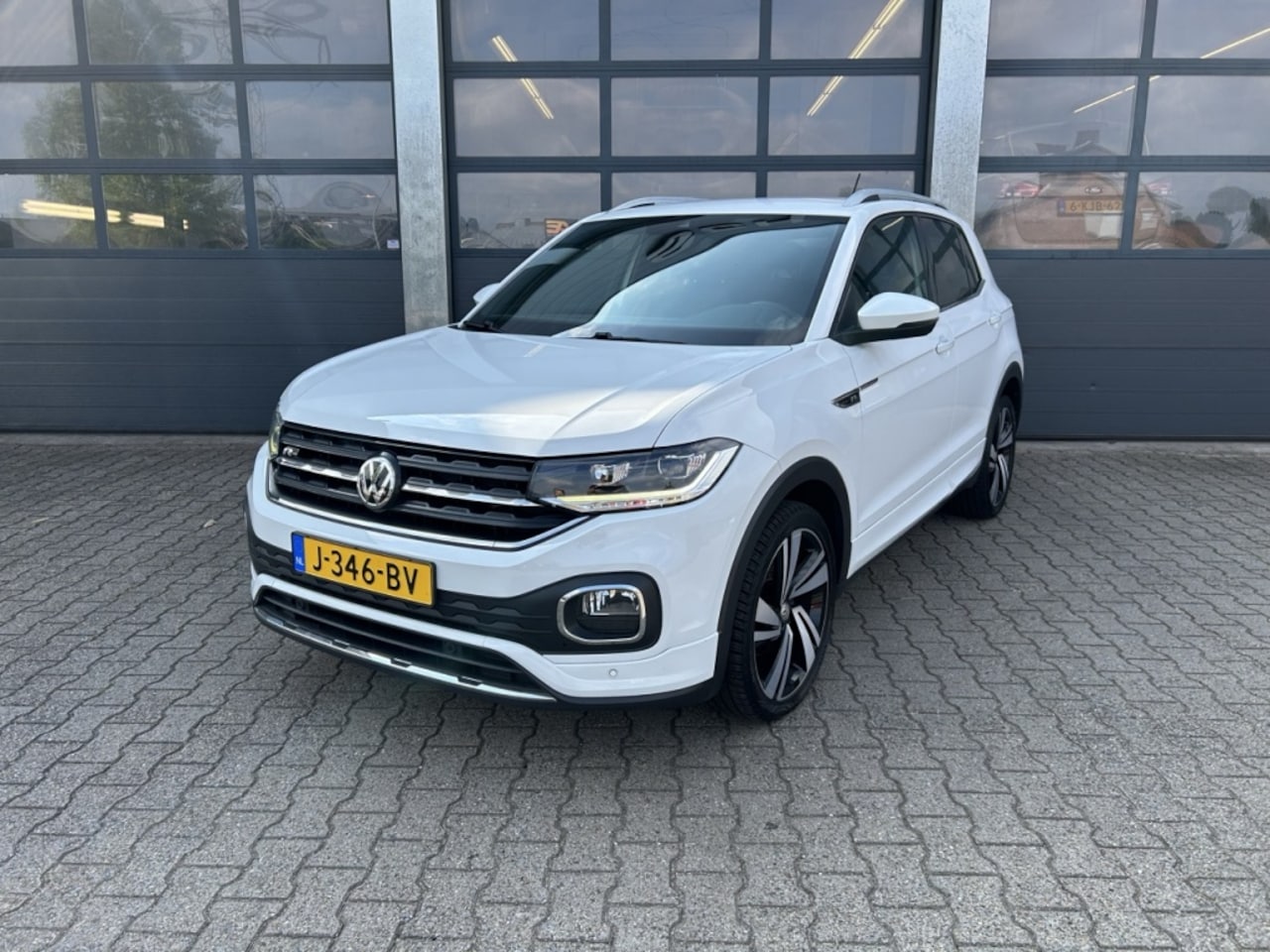 Volkswagen T-Cross - 1.0 TSI Style Business R 1.0 TSI 115pk Style Business R - AutoWereld.nl