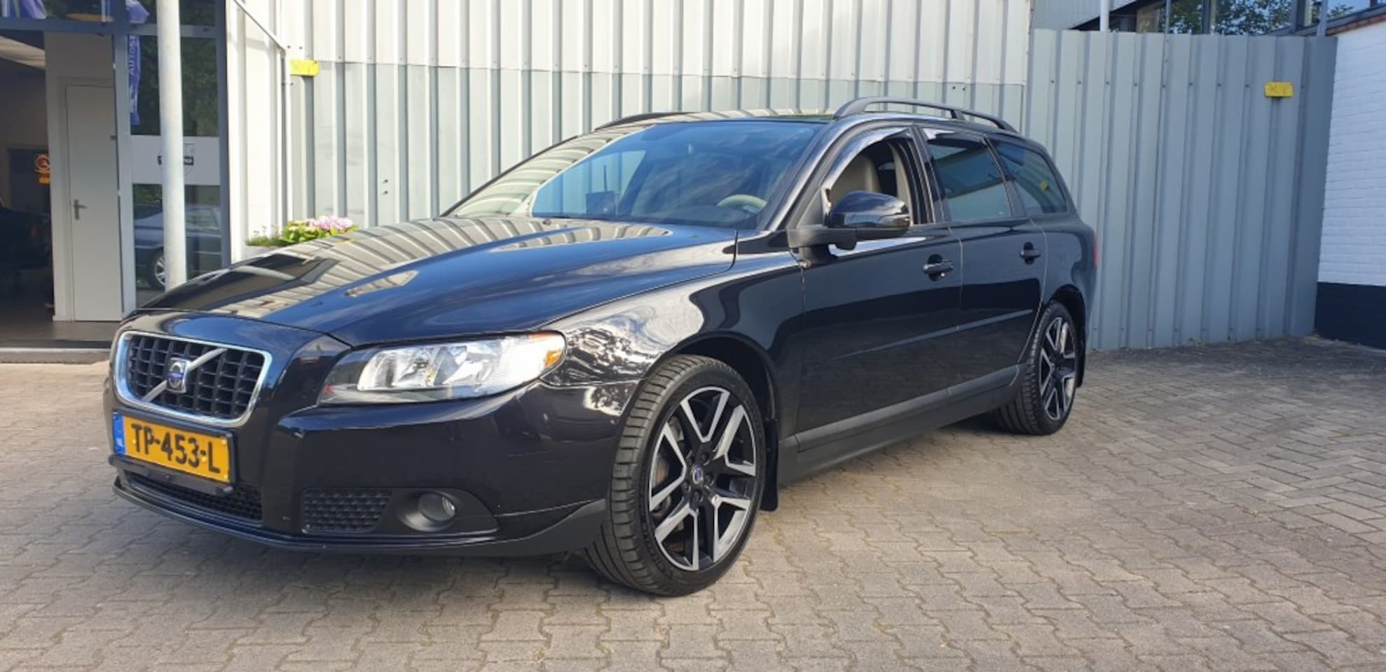Volvo V70 - 2.5T 200 pk Automaat - AutoWereld.nl