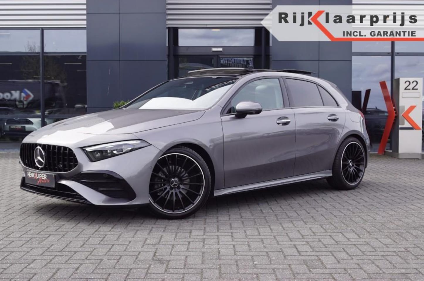 Mercedes-Benz A-klasse - 200 AMG LINE / Panodak / Head-up/ Memory stoelen/ LED/Trekhaak afnb. - AutoWereld.nl