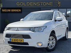 Mitsubishi Outlander - 2.0 PHEV Business Edition SOH 73%, Trekhaak, Navi, Camera, Keyless, Halfleder, Clima, Crui