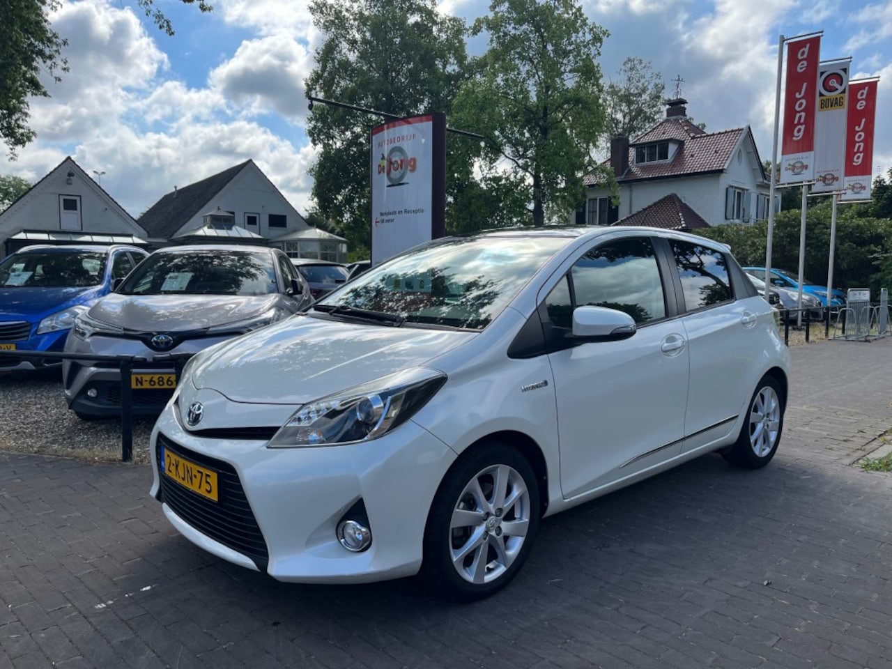 Toyota Yaris - 1.5 FULL HYBRID DYNAMIC / PANODAK / CAMERA / CRUISE CTR. / AIRCO-ECC / AFN. TREKHAAK - AutoWereld.nl