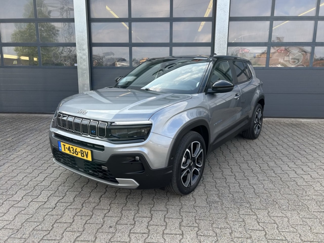 Jeep Avenger - 54 kWh 156pk Automaat Summit - AutoWereld.nl