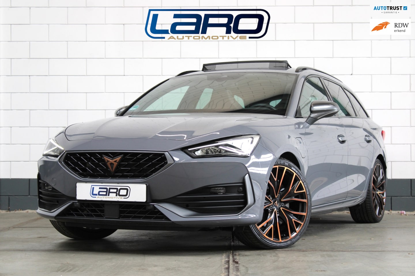 CUPRA Leon Sportstourer - 1.4 e-Hybrid VZ 245pk Copper | Pano DCC Supersport Camera Keyless Winter - AutoWereld.nl