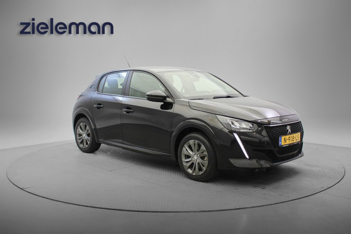 Peugeot e-208 - Active Pack 50 kWh - Carplay, Navi, Cruise, SOH 90,25% LAAD NIET - AutoWereld.nl