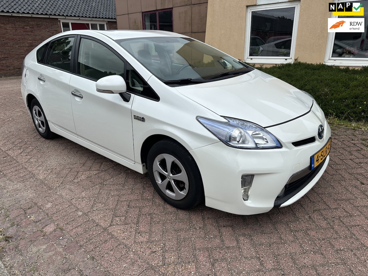 Toyota Prius - 1.8 Plug-in Aspiration NAVI CAMERA LEER NAP - AutoWereld.nl