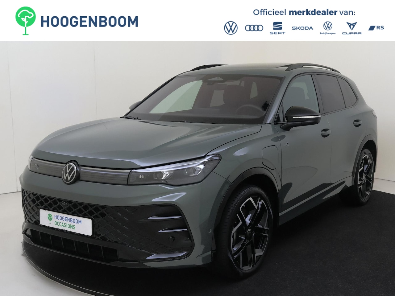 Volkswagen Tiguan - 1.5 eHybrid R-Line Edition | SoH 100% | Panoramadak | Lederen bekleding ‘Varenna’ | Trekha - AutoWereld.nl