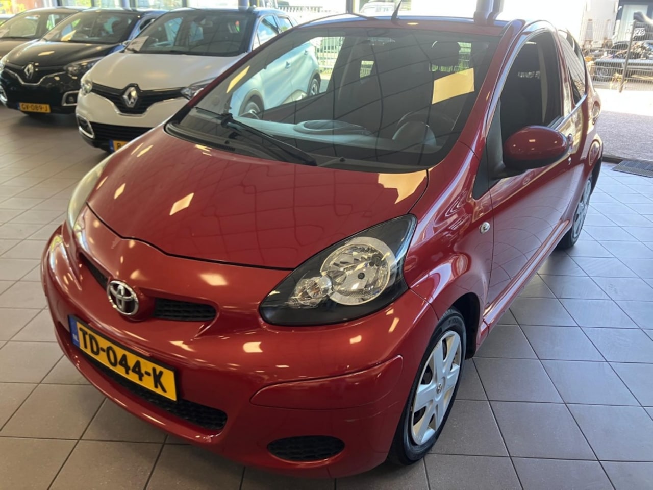 Toyota Aygo - 1.0-12V Asp.Red Airco 117 DKM BJ 2011 !!! - AutoWereld.nl