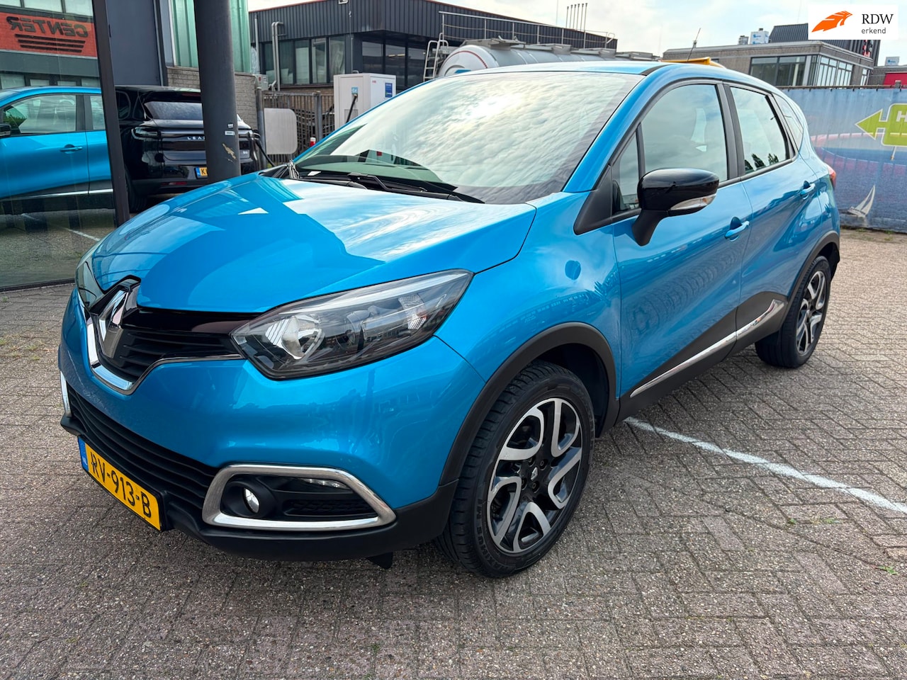 Renault Captur - 0.9 TCe Limited / Navi / LED / Airco / Trekhaak - AutoWereld.nl