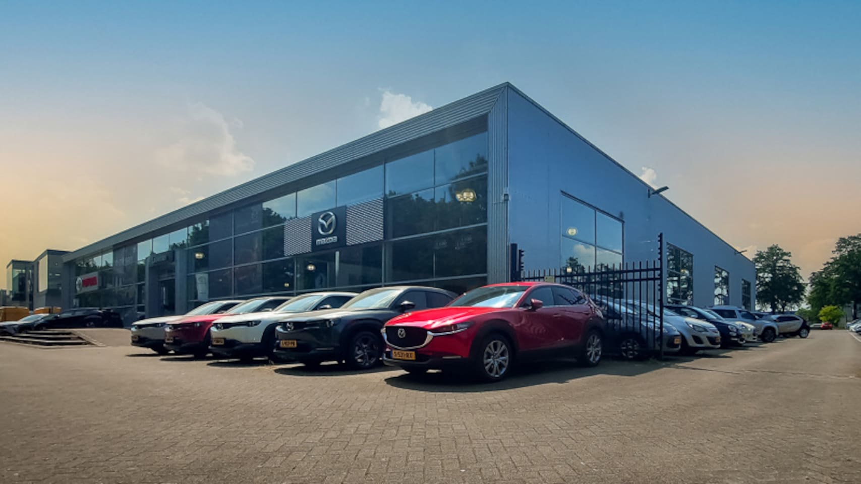 Mazda CX-80 - 2.5 e-SkyActiv PHEV Homura Plus 6p. DEMO voordeel | Beschikbaar per 30-09-2026 - AutoWereld.nl