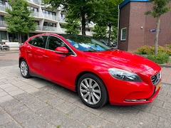 Volvo V40 - 1.6 D2 Summum Leder Panorama Cruise Red Edition
