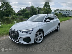 Audi A3 Sportback - 40 TFSI e S-Line / Navi / Trekh. / Carplay