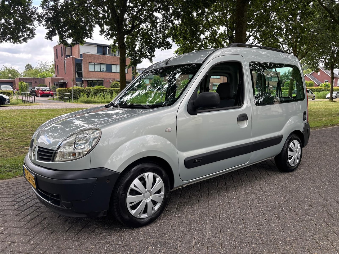 Renault Kangoo - 1.2-16V Authentique 1.2-16V Authentique - AutoWereld.nl