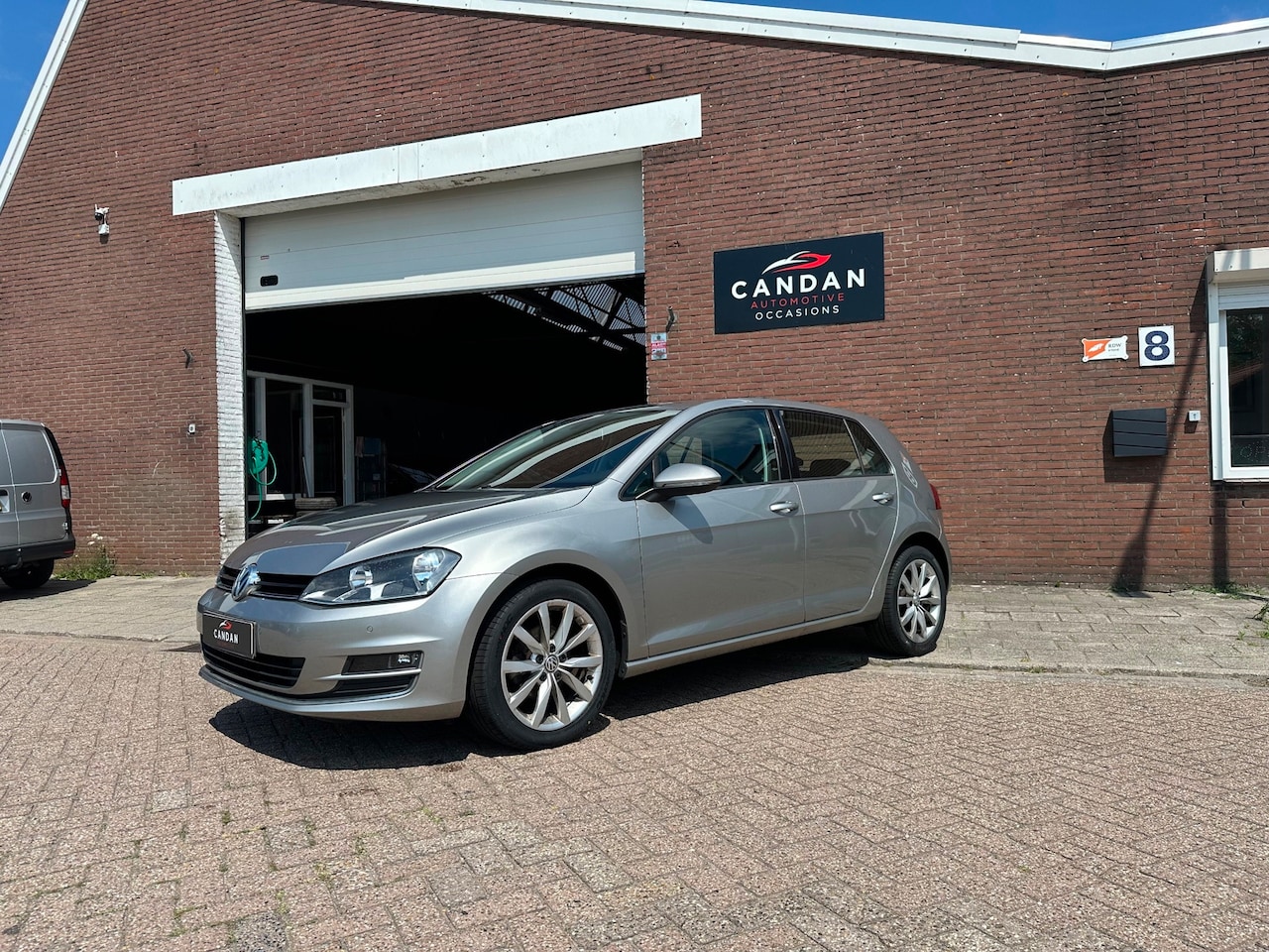 Volkswagen Golf - 1.2 TSI Highline | Cruisecontrol |Achteruitrijcamera | Nieuwe Distributieriem - AutoWereld.nl